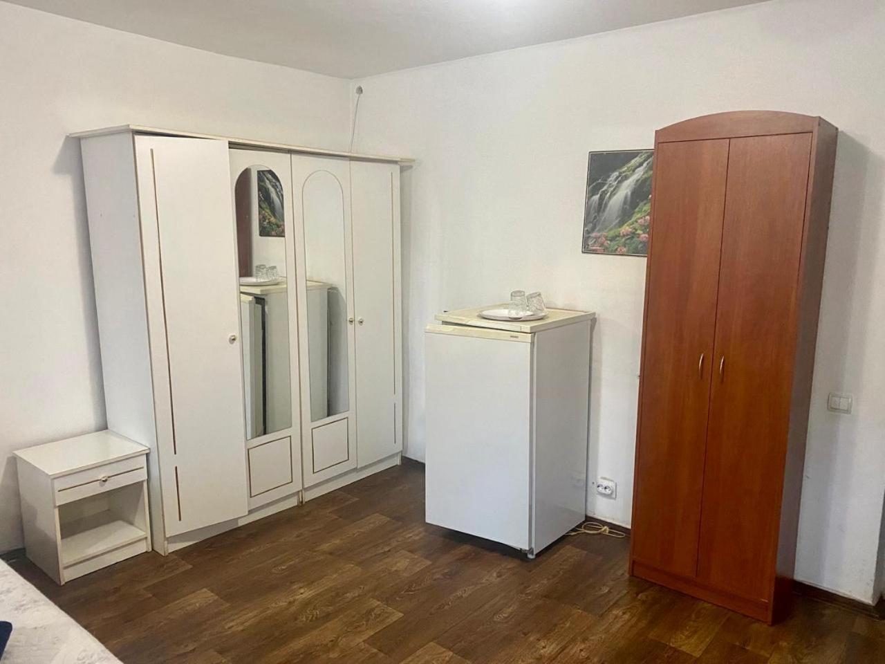 Mini Hotel Vesna Dnipro Ngoại thất bức ảnh