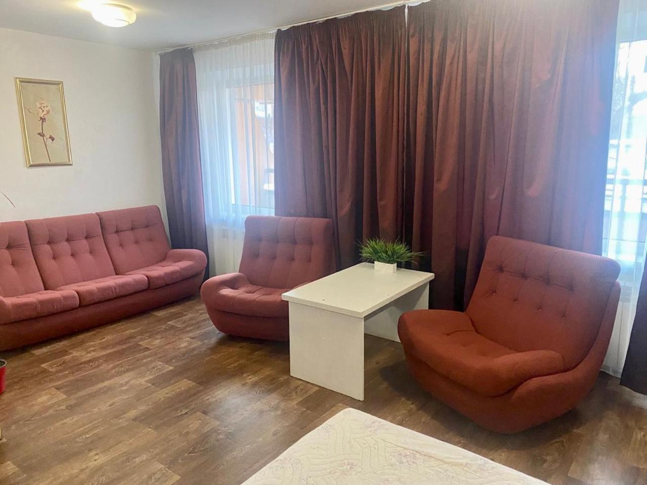 Mini Hotel Vesna Dnipro Ngoại thất bức ảnh