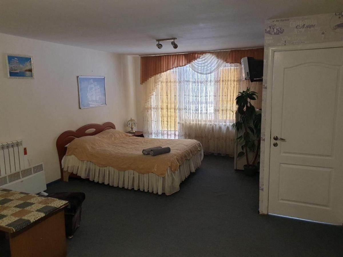 Mini Hotel Vesna Dnipro Ngoại thất bức ảnh