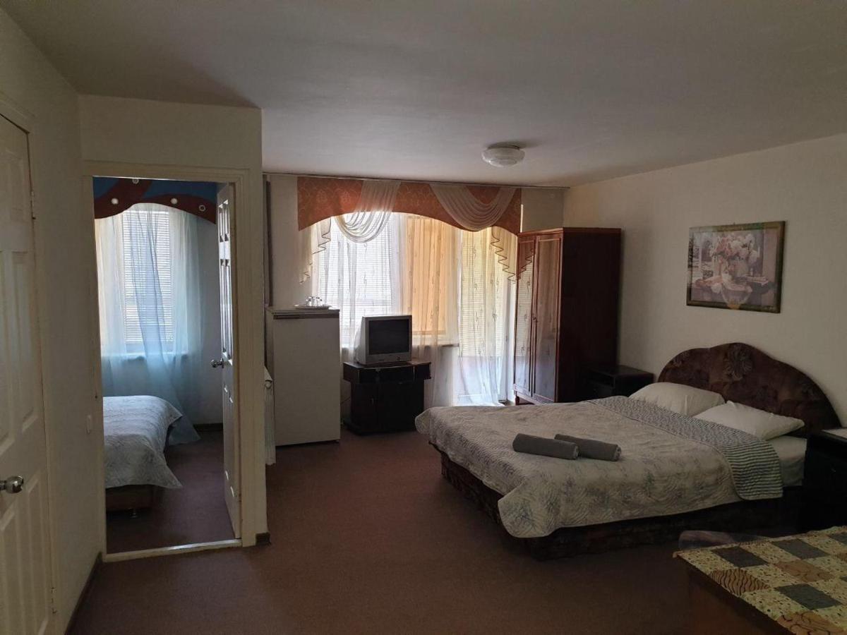 Mini Hotel Vesna Dnipro Ngoại thất bức ảnh